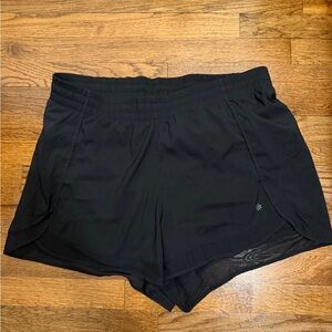 Athleta Mesh Racer Run Mid Rise 4" Short